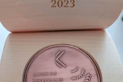 received_1988858321459676-1