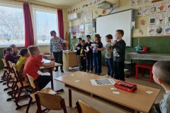 6-70c171fc-0a0e-49c6-b3c1-f589b34d5913